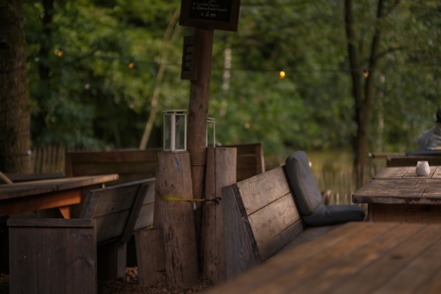 Creating Cozy Retreats: The Art of Designing Outdoor Living Spaces